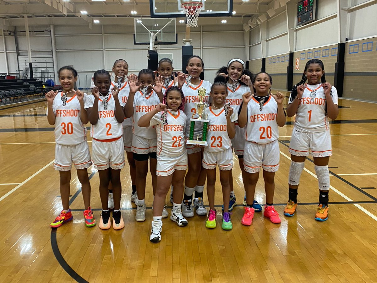 OffshootHoops's tweet photo. Offshoot 5th/6th got ICED OUT 🥶 for their hard work. Good job bringing home the ship ‼️ #offshoothoops https://t.co/ZRFwb8S47a