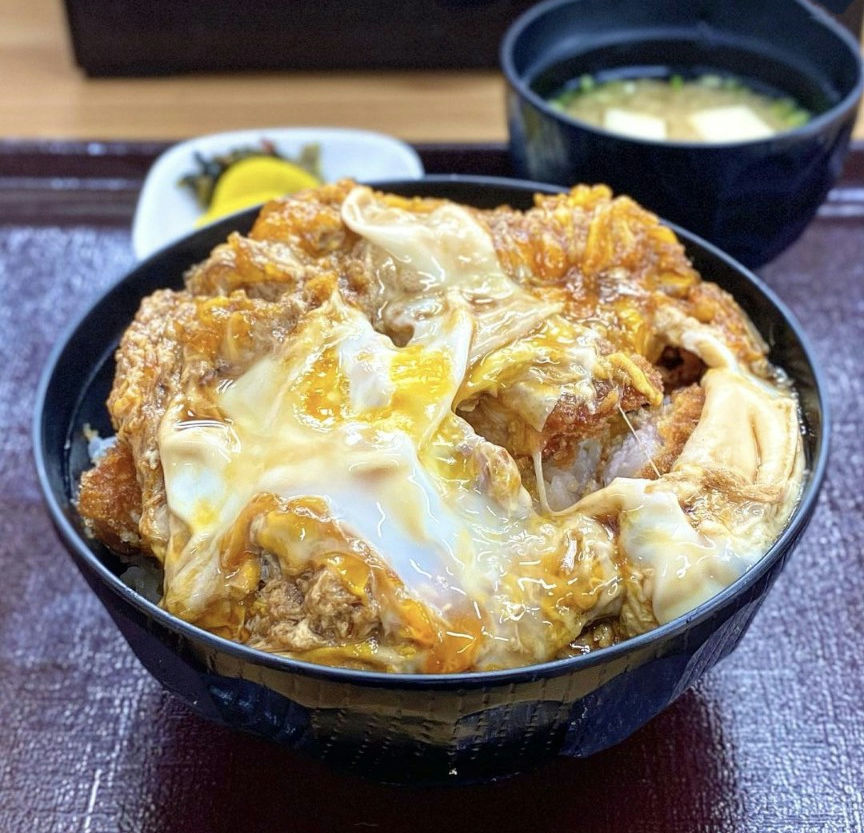 customstyle11's tweet photo. 今日の昼飯。
久しぶりにカツ丼＋味噌汁✌
#バイク乗りと繋がりたい
#バイク好きと繋がりたい https://t.co/LuPPPT1yN0