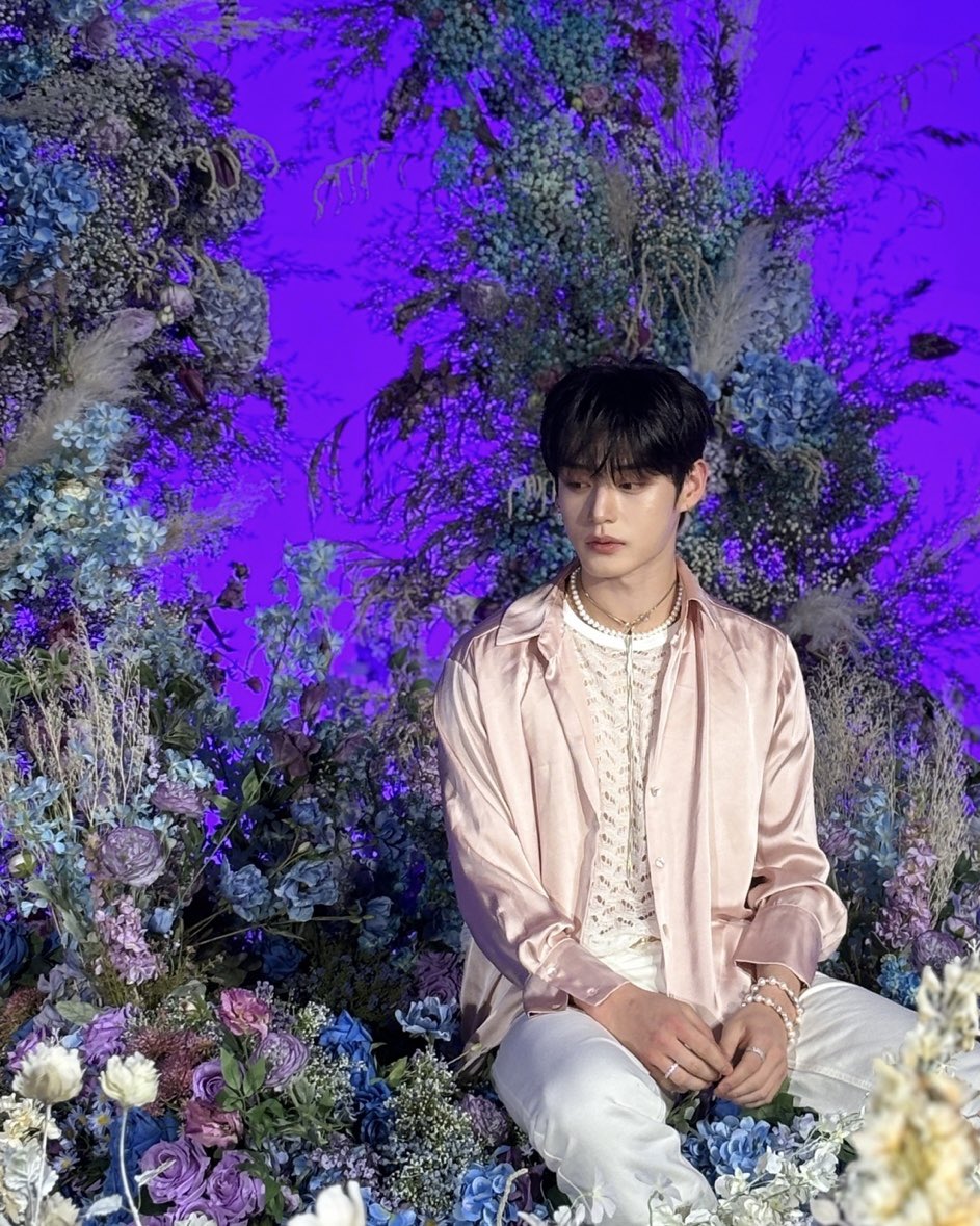 ZB1_official's tweet photo. _💌

날씨가 좋을 때면 뭐든 함께하고 싶은 거 같아요 
항상 아프지 말고 행복하게 지내요🌼💕

#KIMJIWOONG #김지웅
#ZEROBASEONE #ZB1 #제로베이스원 https://t.co/cqtAiDZLQh