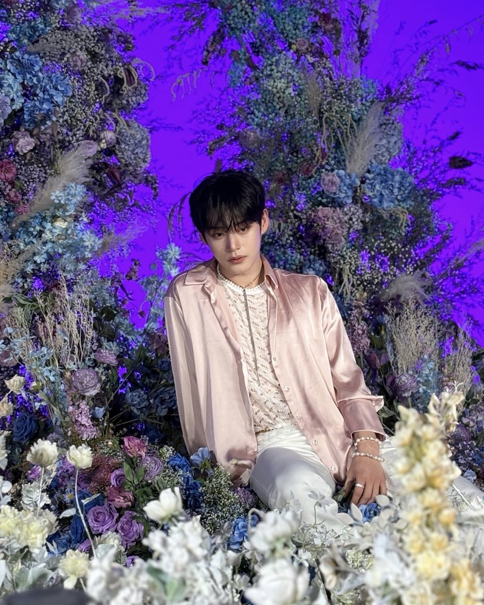 ZB1_official's tweet photo. _💌

날씨가 좋을 때면 뭐든 함께하고 싶은 거 같아요 
항상 아프지 말고 행복하게 지내요🌼💕

#KIMJIWOONG #김지웅
#ZEROBASEONE #ZB1 #제로베이스원 https://t.co/cqtAiDZLQh