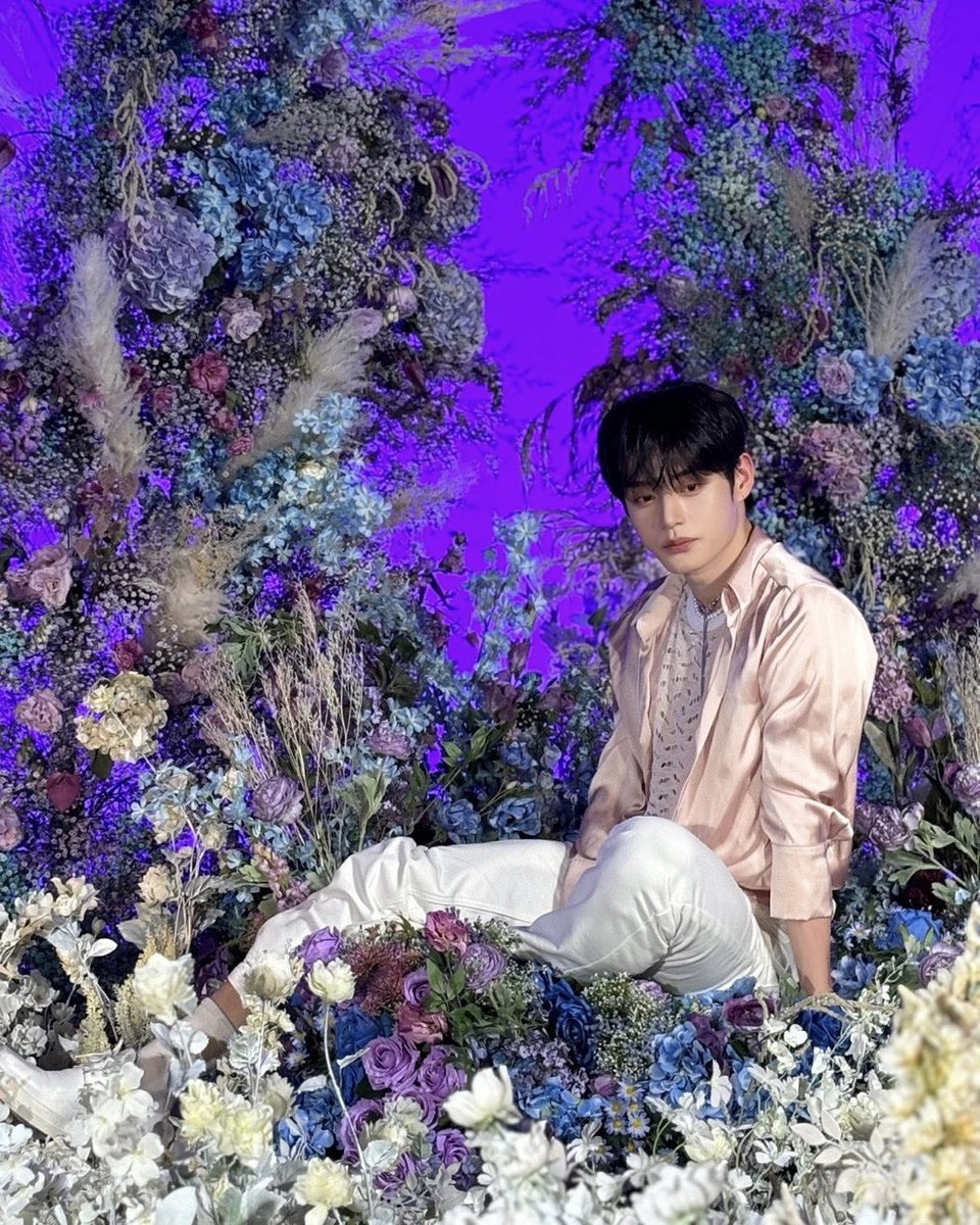 ZB1_official's tweet photo. _💌

날씨가 좋을 때면 뭐든 함께하고 싶은 거 같아요 
항상 아프지 말고 행복하게 지내요🌼💕

#KIMJIWOONG #김지웅
#ZEROBASEONE #ZB1 #제로베이스원 https://t.co/cqtAiDZLQh