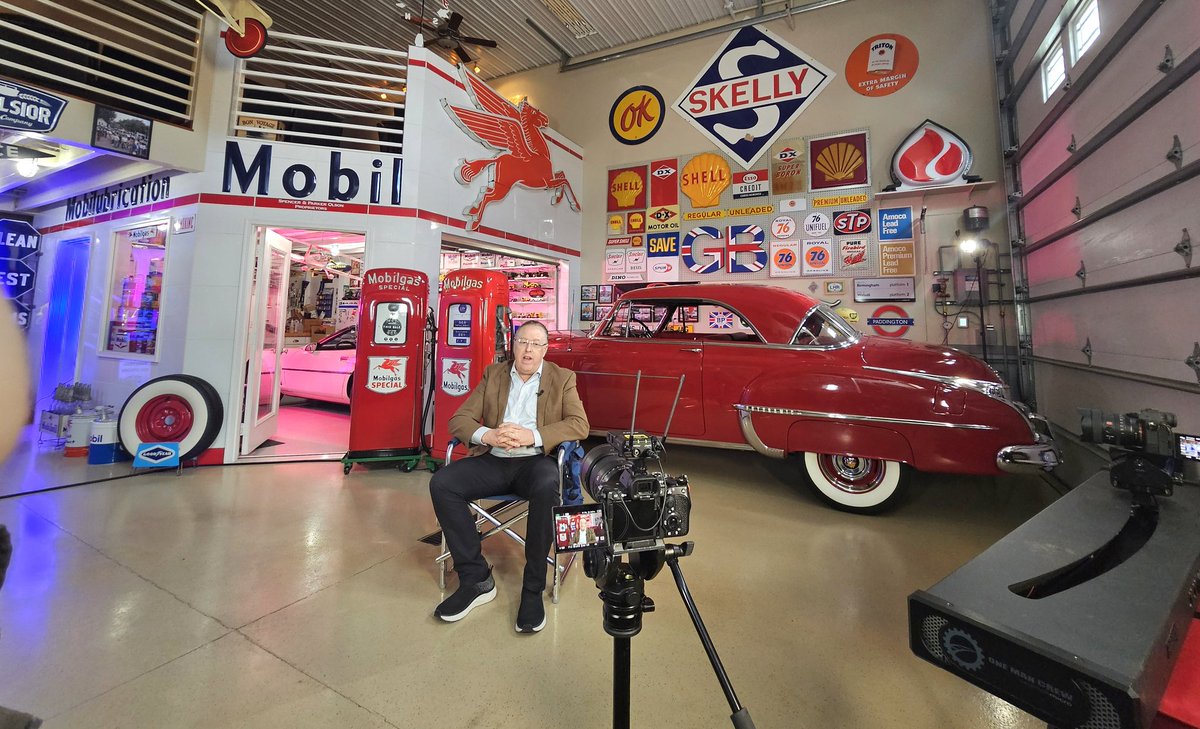 PixelworldTv's tweet photo. A few BTS pics of CEO Chris Davenport @AP4Less shooting a big investors video for his company $FLES @AutoParts4_less.  If you know a CEO or company that could benefit from our services, send them our way. https://t.co/PjUcF8EWeO