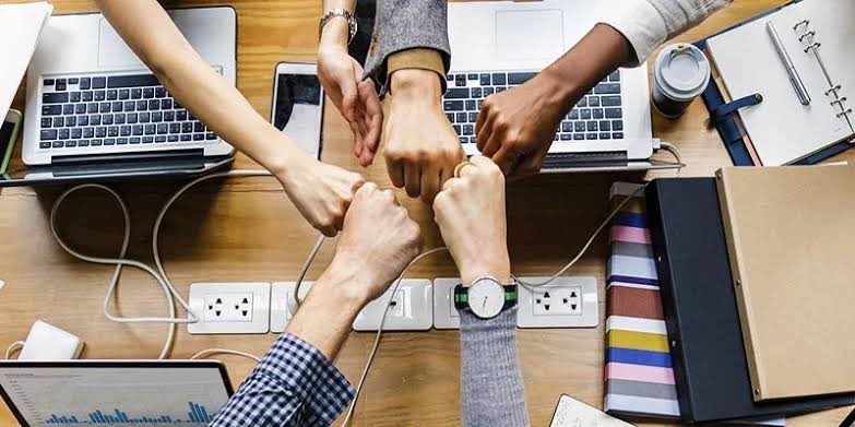 Zusammengehörigkeitsgefühl 🥳
<a href="/eTalaveraM/">Estefanía Talavera</a> <a href="/nineil/">Nils Murrugarra</a> 🥰
We had an amazing workshop today with our <a href="/Google/">Google</a> explore CSR grant!
Thanks to all the attendees! 🤩
And the speakers of course 😁
<a href="/smia_mx/">SMIA</a> <a href="/_LXAI/">LatinX in AI (LXAI)</a>