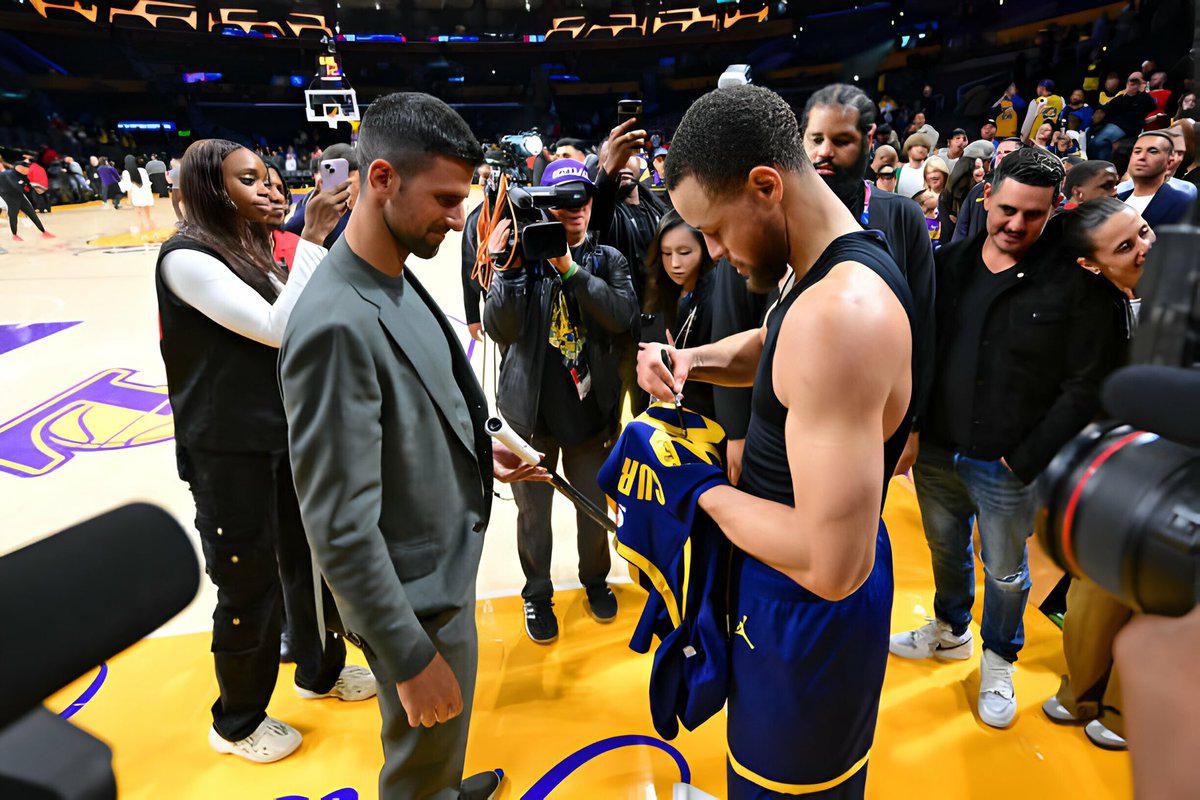 .@DjokerNole 🤝🏻 @StephenCurry30 🎾🏀 (Getty Images)