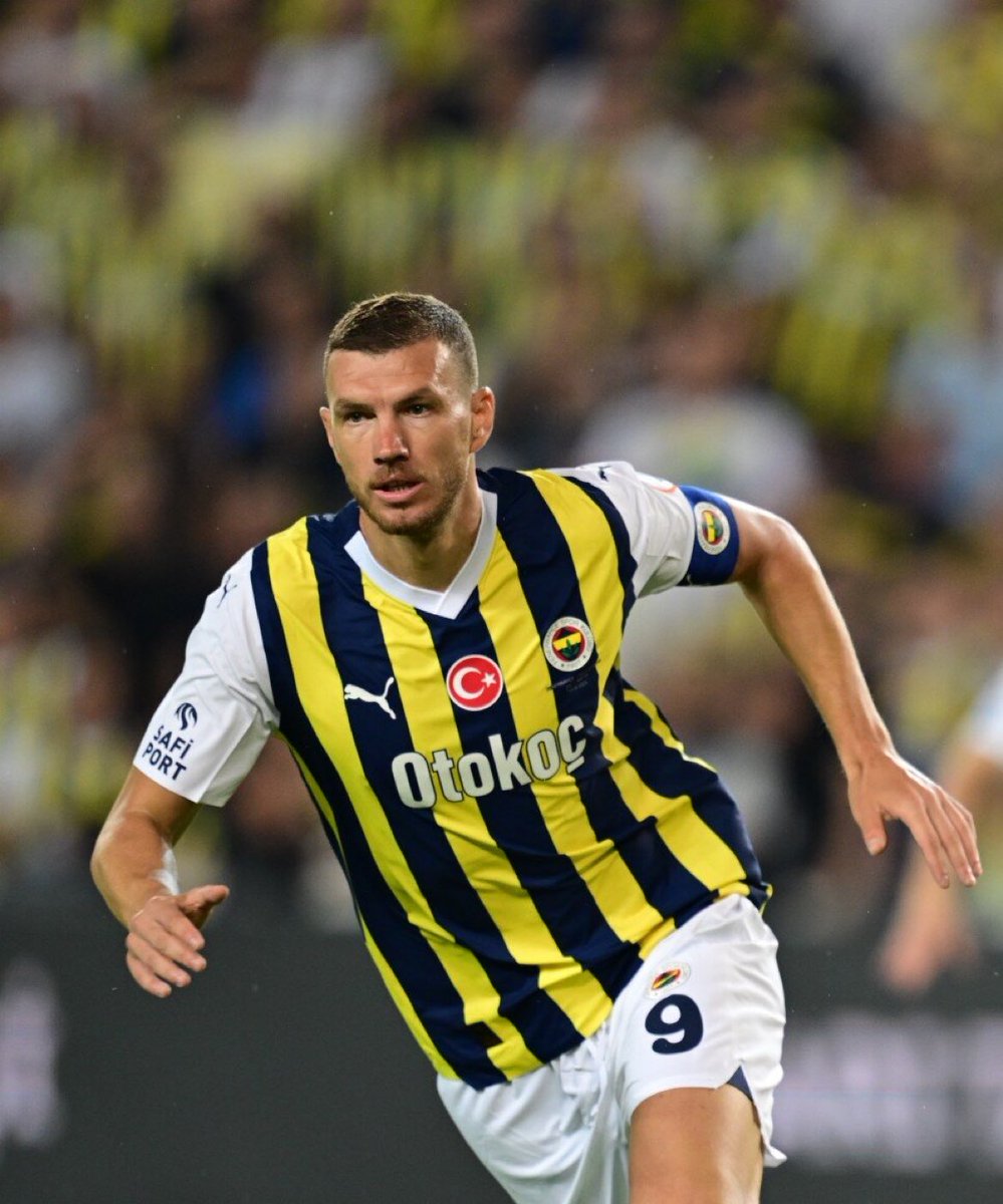 🟡🔵 Edin Dzeko 38 yaşında 🎂 Doğum günün kutlu olsun Kaptan @EdDzeko 💛💙