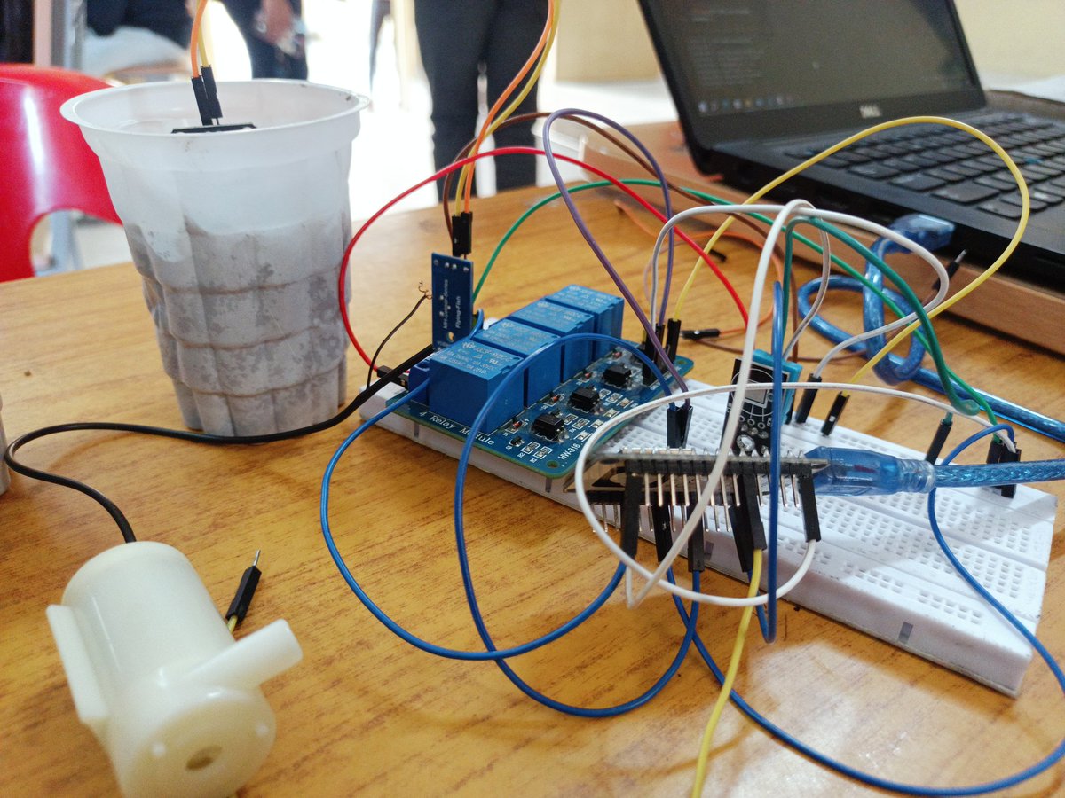 basene_monika's tweet photo. The mentor session is going #techhuntersss #HackHive. #Gryffindor #sdsf https://t.co/KwwToz0lnc
