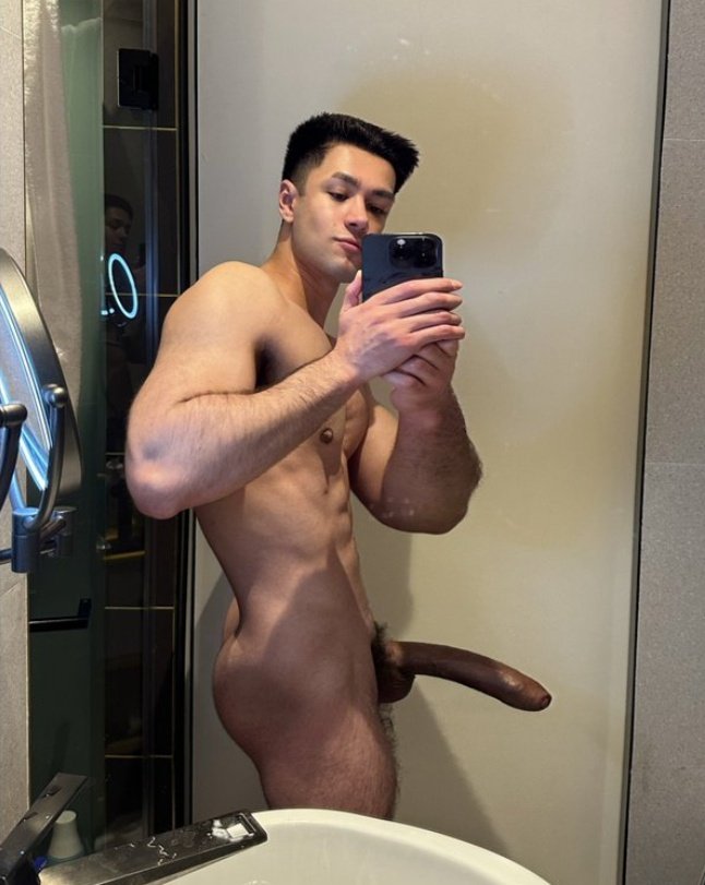 I want to break an ass🍑  give me yours😈
retweet and I write to you privately🍆💦💦 <a href="/MontLaro85532/">laro_mont</a>