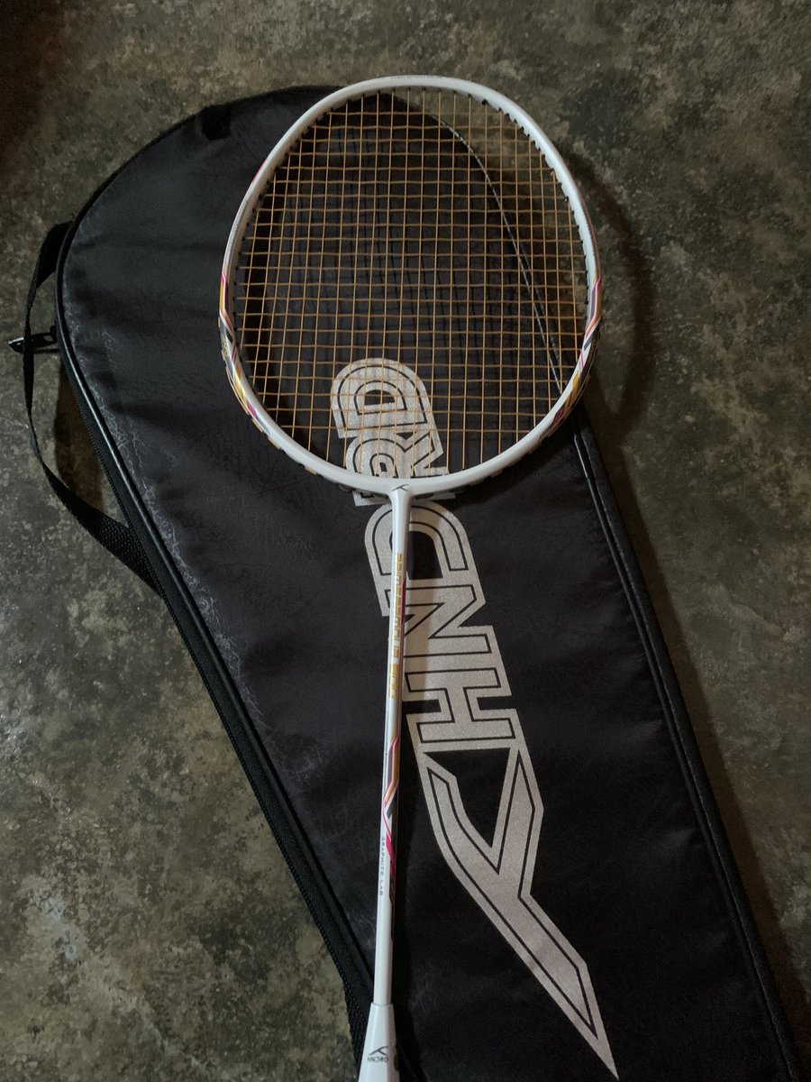 Thejochan1's tweet photo. Wts ￼
want to sell
Jual
Raket Badminton HUNDRED PRIMEARMOUR 800 27lbs HNDRD Prime Armour Original
Masih mulus jarang pake, 
Free tas
buka harga 300 nepis https://t.co/14k1dzVw98