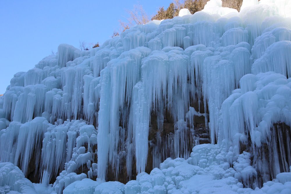 HebeiAmazing's tweet image. 🧊Daydream Remembers of the winter: An icefall 💧appears in #Baoding, #Hebei province