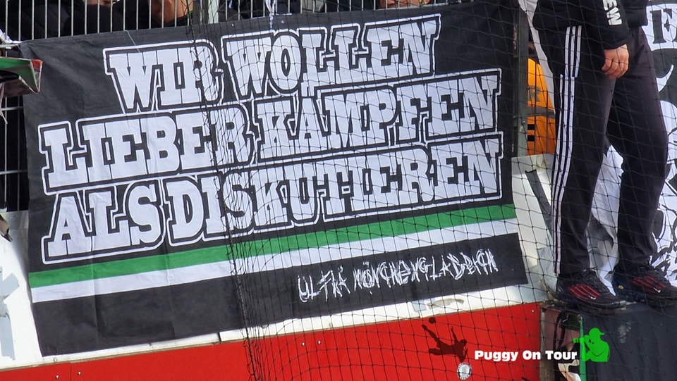 FasziFankurve's tweet photo. Mittlerweile sind Fanfotos von 17 Partien des aktuellen Spieltags online. Klickt euch durch die Galerien: #M05BOC #ELVKSV #HFCSCF #FCHBMG #MSVFCS #SGDSSV https://t.co/YnySRCRByu https://t.co/oT8sNjw5cB