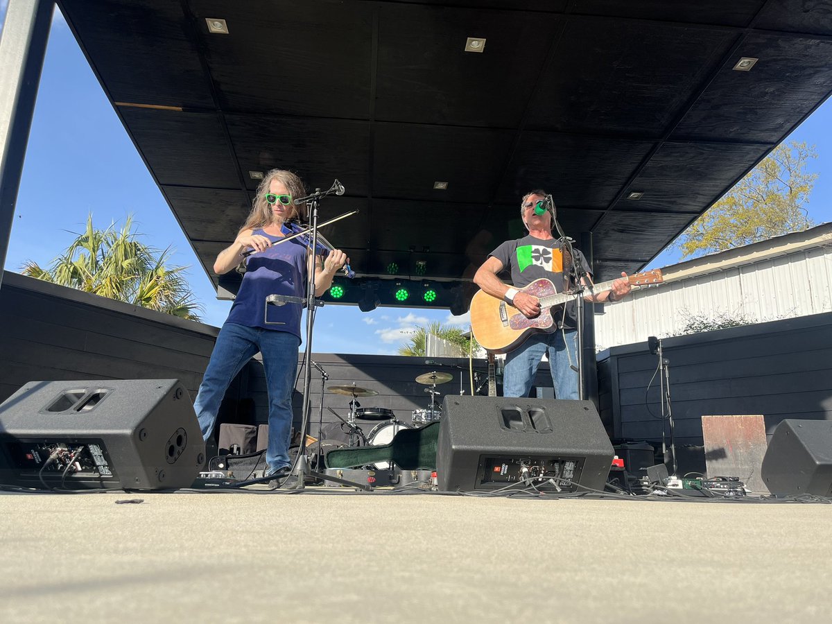 Pantorias's tweet photo. #irish #irishmusic #irishsinger #violin #fiddle #guitar #manband #celtic #livemusic #culture #talent #savagecraftbrewery #StPaddysDay #StPatricksDay #performance #christiancarroll #daveberry #ccatlasstar #festival #family #familyfun #thebograts #irishband https://t.co/n33fjAf1Cs