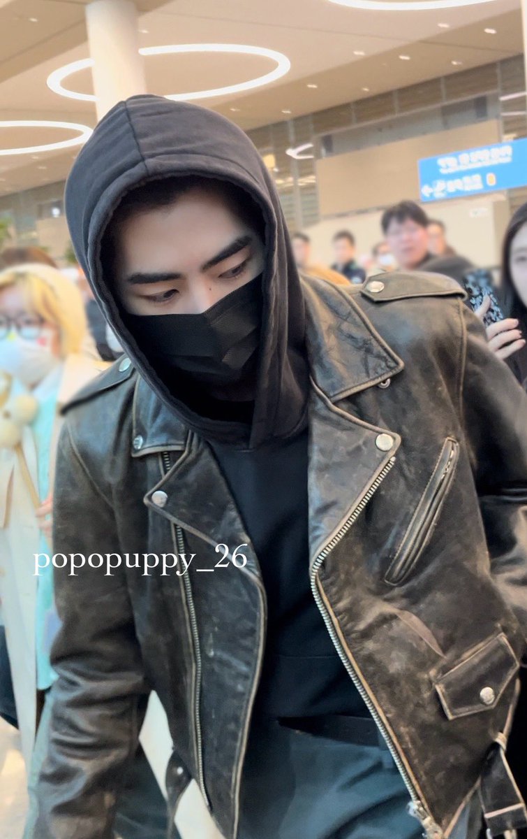Sunghoon wearing at the airport today: R.B.C Vintage Legend 