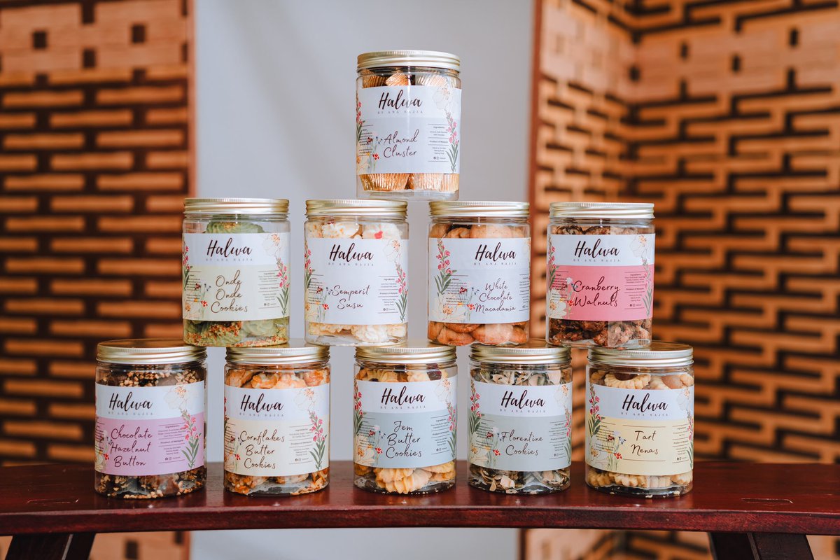 ananajia's tweet photo. Raya with Kuih Raya Halwa ❤️ https://t.co/hCFLIwCwt3