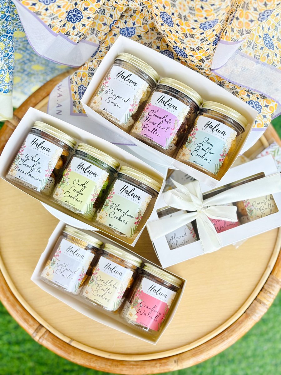 ananajia's tweet photo. Raya with Kuih Raya Halwa ❤️ https://t.co/hCFLIwCwt3