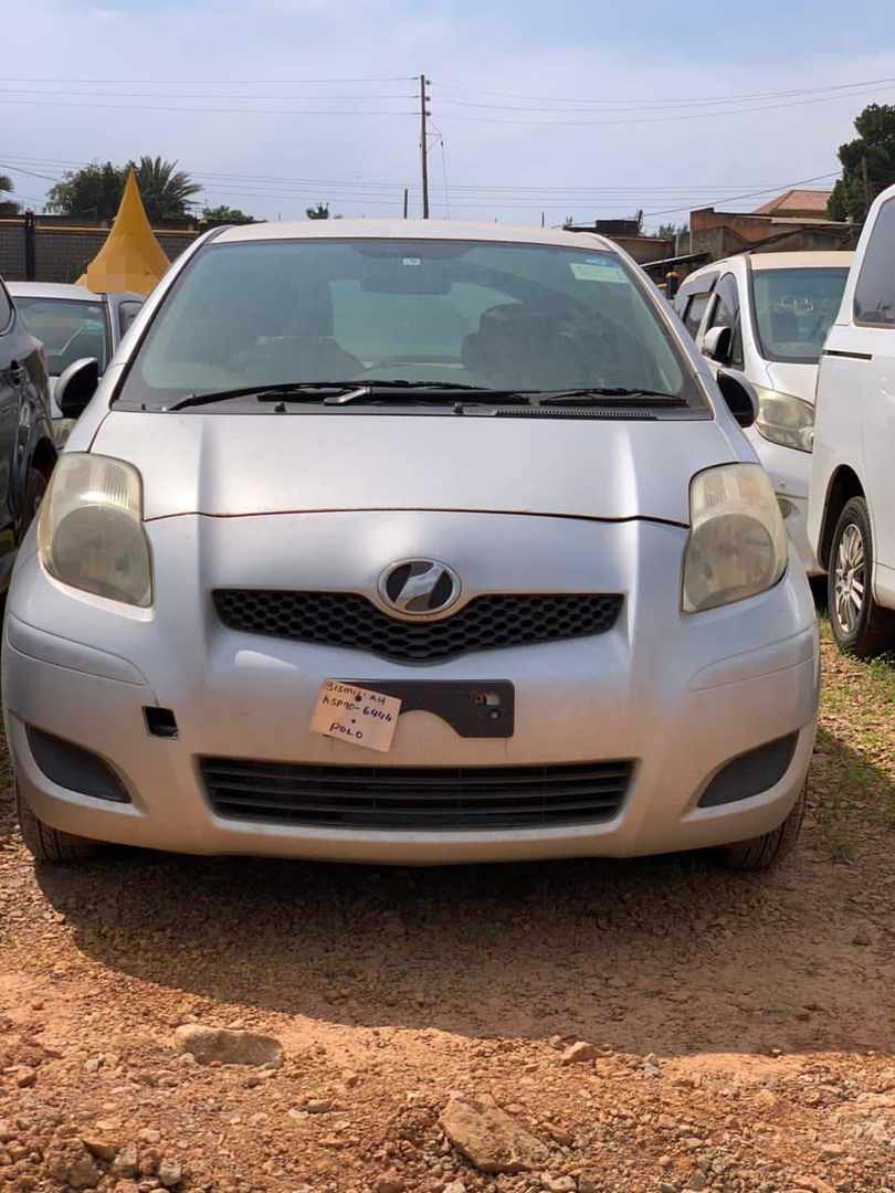 DriveNowUg's tweet image. #WeeklyOffer
Don't miss to purchase your car and at limited discount this week, these vehicles all registered with the lastest number plates (#UBQ).
#Note: These offers are limited and prefer full payment.
 Below are some of them.

★ Toyota Vitz 
Priced: #Ugx21.5m
