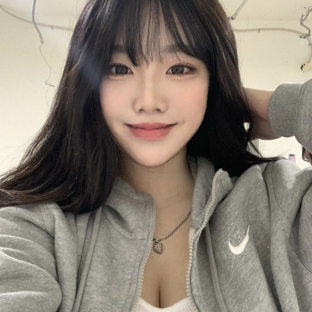 JudithLuke10's tweet photo. 好像进入20岁以后，性欲的潘多拉魔盒被打开 https://t.co/HpXhp14bLn