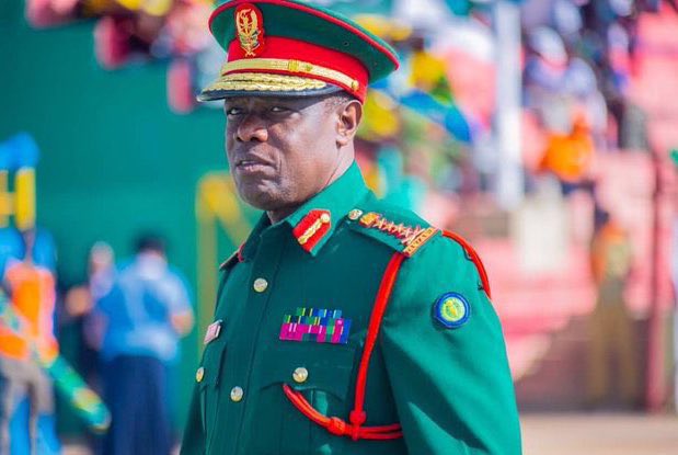 Jenerali Mabeyo anasema siku moja kabla ya Kifo cha Magufuli, aliitwa na Magufuli Kisha akamwambia “CDF siwezi kupona amuru hawa Madaktari wanirudishe Nyumbani”. Mabeyo akamwambia sina Mamlaka hayo. Magufuli akasema “Yani CDF unashindwa kuamuru Madaktari wanirudishe Nyumbani?”