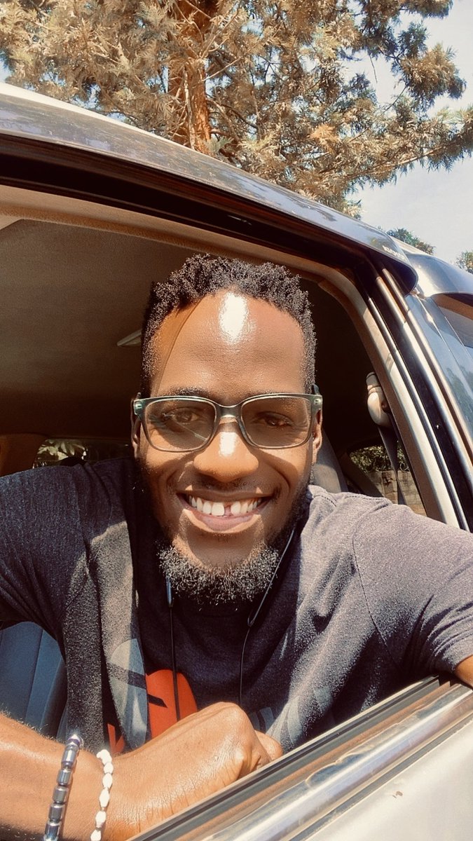 MageroAbraham's tweet photo. Whatever it is, let it not steal your smile and peace! Happy Sunday folks 😊 https://t.co/PGgL7x35rV