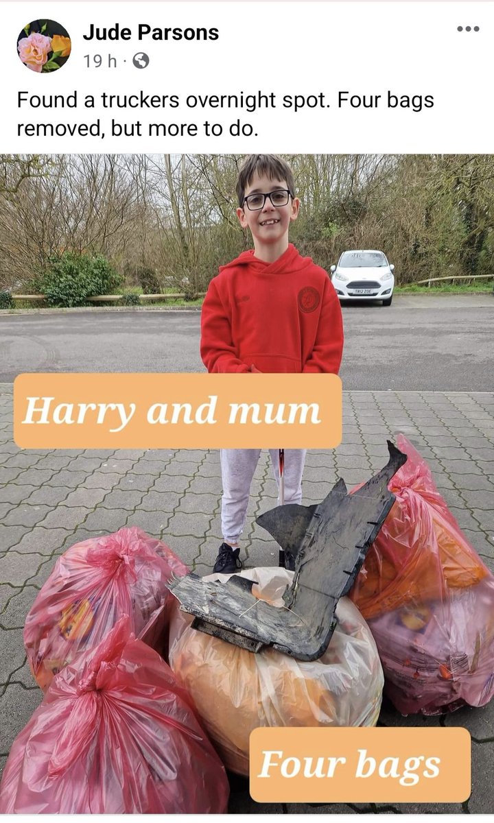 Huge well done and thank you to this young man clearing litter from a truckers parking spot. Making a difference. ##truckerscleaningupbritain #KeepBritainTidy #bepartofthesolution