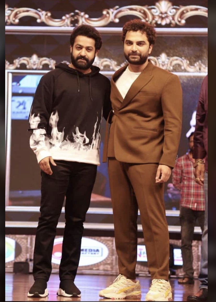 VishwakDevote's tweet photo. 1 year for #DasKaDhamki pre-release event ❤️‍🔥

@tarak9999 @VishwakSenActor 

#JrNTR #ManOfMassesNTR #MassKaDasVishwaksen https://t.co/jrVqYsIk3w