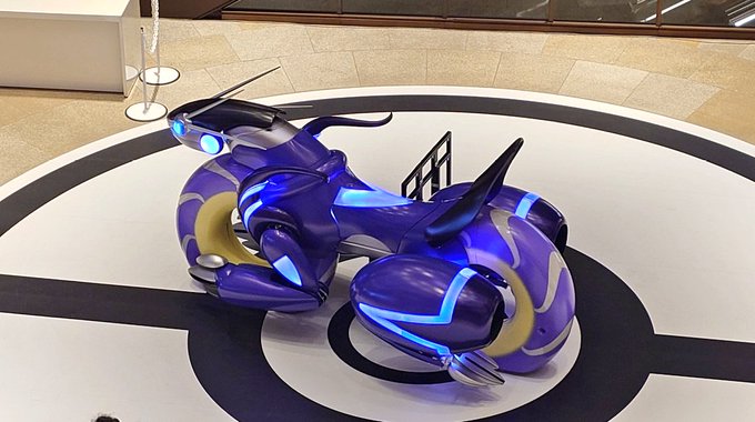 ミライドン見てきた 今日見たあらゆる壁サーよりも人並んでました 