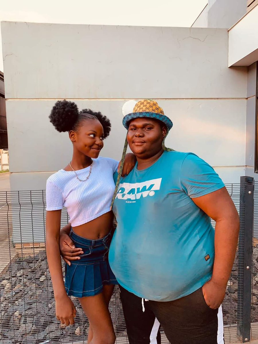 KingDon_za's tweet photo. This relationship has no balance 

One day he's going to eat her 😭😭 https://t.co/GvCyvGQF2C
