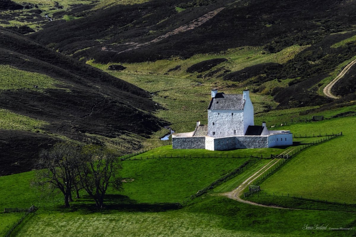 CJMorrison65's tweet photo. https://t.co/BThIQ2T50j
Corgarff Castle, Aberdeenshire.

#scotland #historicscotland #historicalscotland #visitscotland #lovescotland #beautifulscotland #castles #castle #strathdon #aberdeenshire https://t.co/nXS7Yv51CU