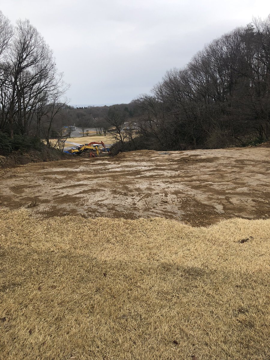 hiroto77111's tweet photo. 今日はゴールドウイン でゴルフ⛳️でした。
たいした雨でなく花粉も大丈夫👌
能登地震でくずれた14番のカート道
復旧作業頑張って🚜
#ゴールドウインゴルフクラブ
#ゴルフ
#ゴルフ好きと繋がりたい https://t.co/YQEGniYaK0