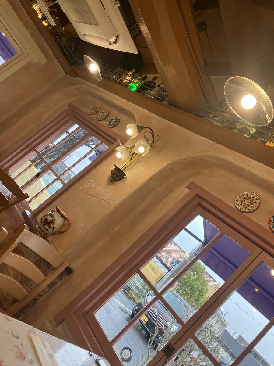 you1733's tweet image. オイル交換の帰りにランチ😋🍴💕
かなり久しぶりに来た〜
20年くらい!?

前菜とドリンクがバイキング形式なのでついつい取りすぎてしまいました😅

お店の雰囲気も良く美味しく楽しく過ごせました😋

 #OliveKitchen #パスタ #オリーブキッチン