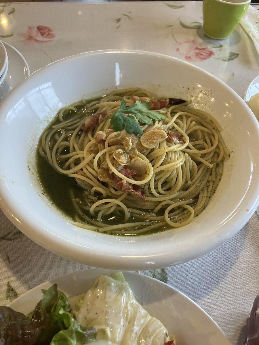 you1733's tweet image. オイル交換の帰りにランチ😋🍴💕
かなり久しぶりに来た〜
20年くらい!?

前菜とドリンクがバイキング形式なのでついつい取りすぎてしまいました😅

お店の雰囲気も良く美味しく楽しく過ごせました😋

 #OliveKitchen #パスタ #オリーブキッチン