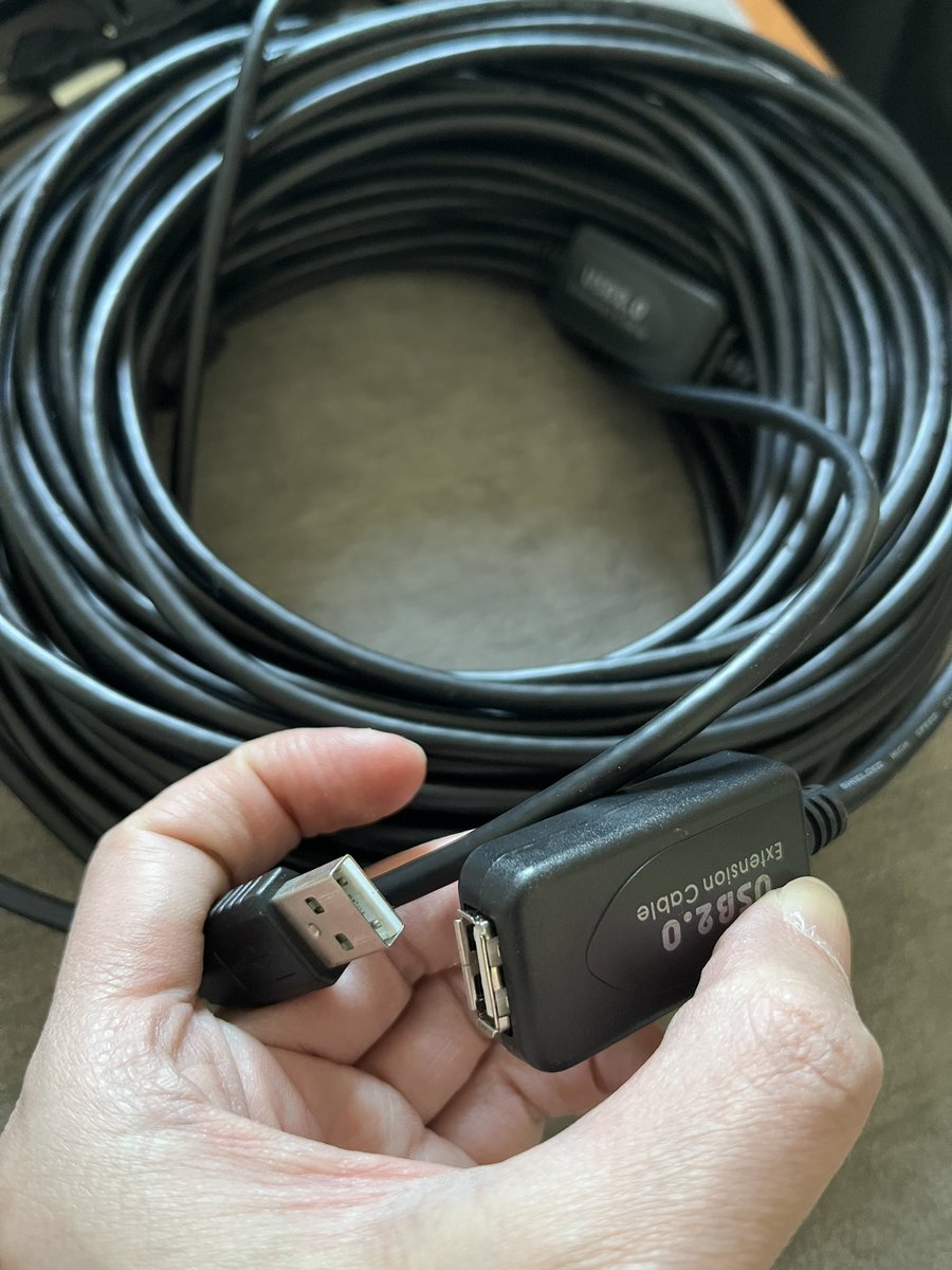mknyone's tweet photo. ④20mくらいのUSB延長ケーブル×2本かな
⑤5mくらいのUSB延長ケーブル
⑥これは秋葉行けば100円くらいで買えるかもだけどVGAケーブル https://t.co/2yGwaklPPB