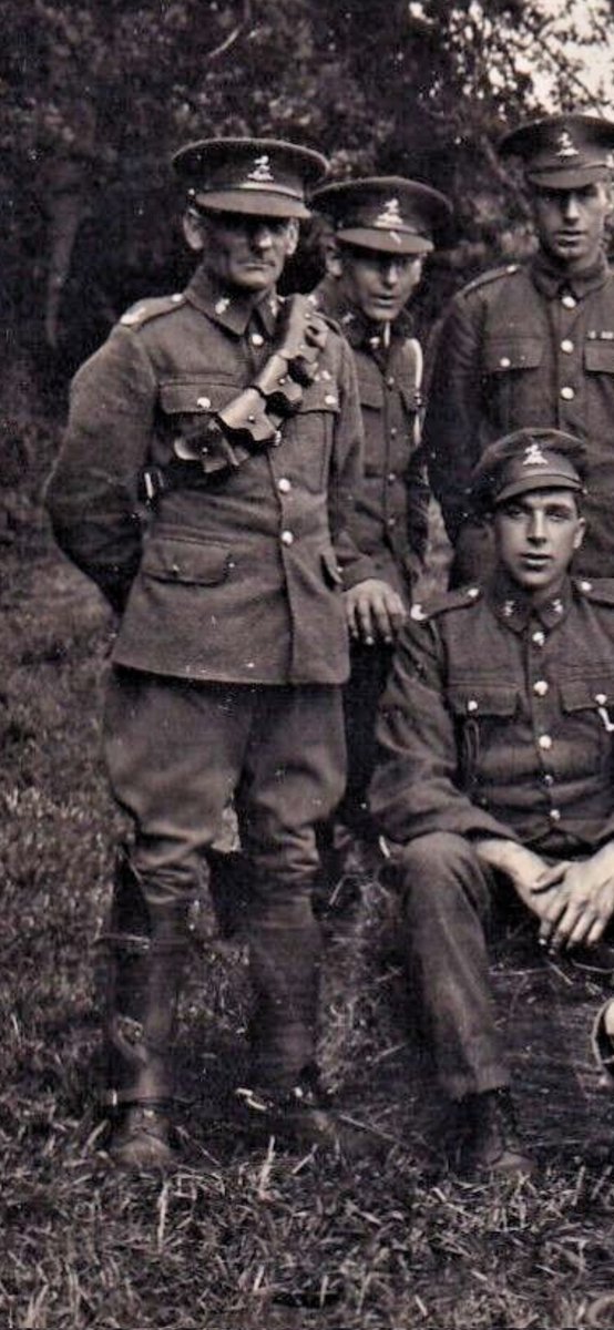 Bristow4Nigel's tweet photo. #ww1transport #ww1horses 
Drivers legging  or "leg iron" seen here a beautiful 1918 example on our model "Albert " transport sergeant #queensownroyalwestkentregiment 1918 and the beautiful Royal Artillery memorial in London https://t.co/90DYIaJJza
