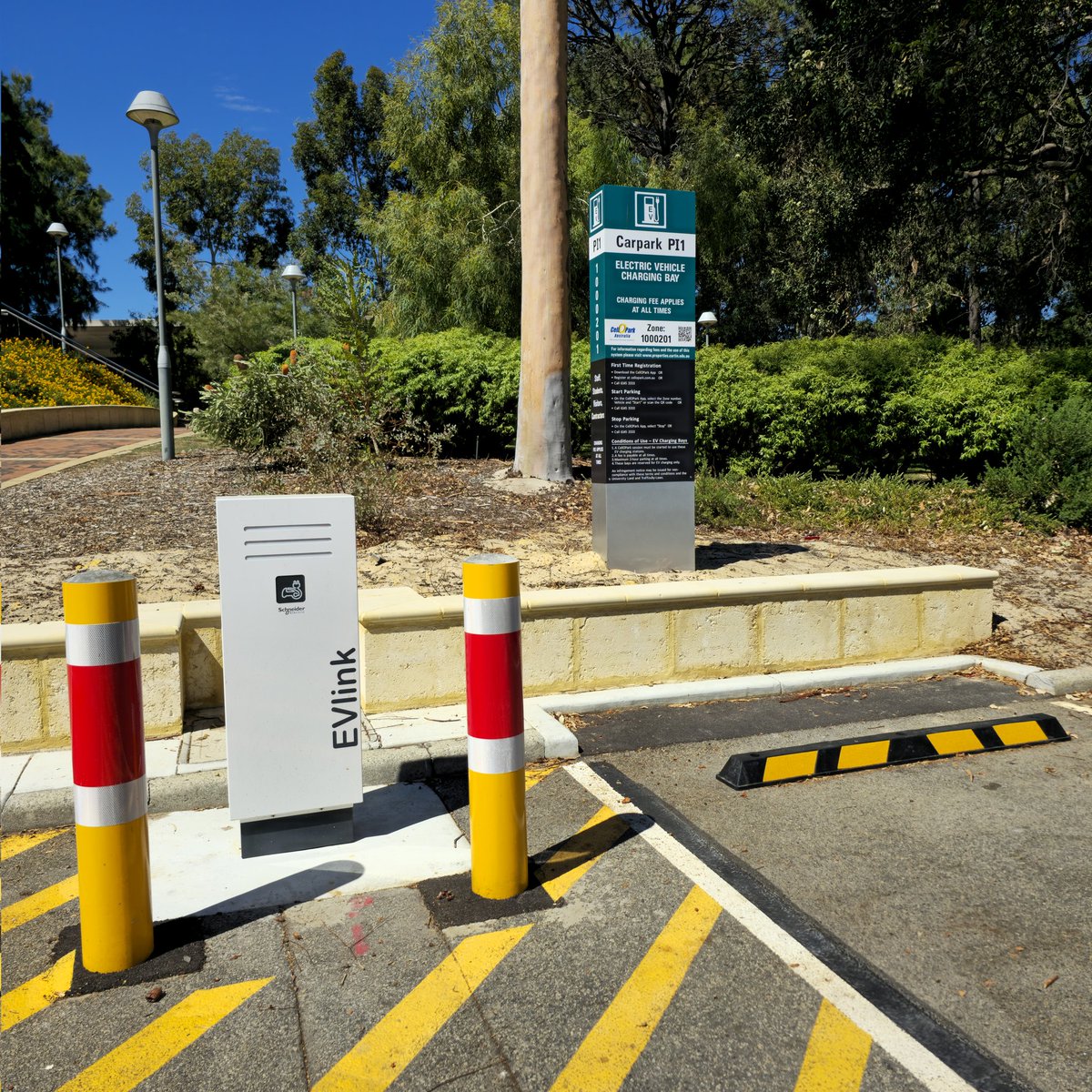matteovinci's tweet photo. ๐๐๐
Well done @CurtinUni โ @SchneiderElec ๐ค
#EV #ElectricVehicles #MakeTomorrowBetter #WesternAustralia #University #Innovation #Cellopark https://t.co/rc2KjSoEd1