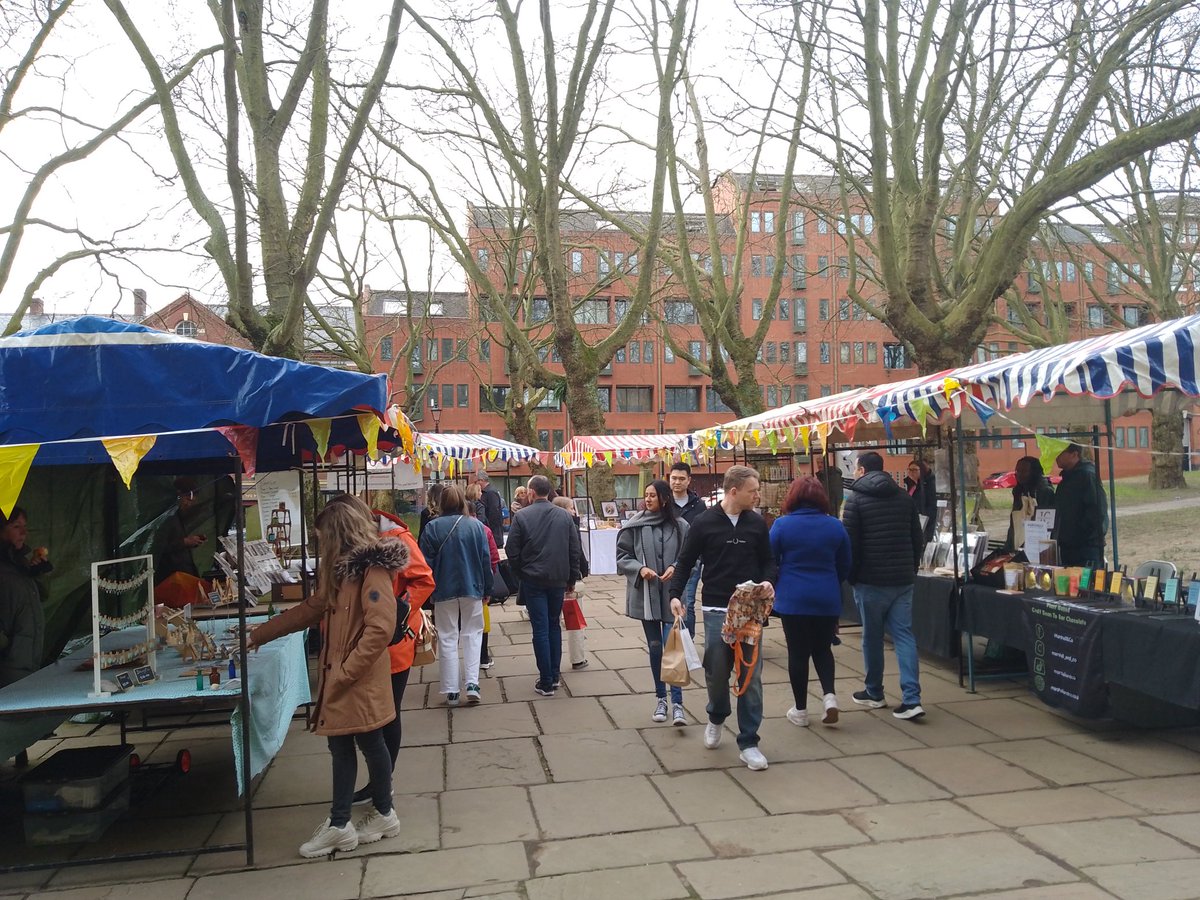 Yesterday, I explored #StPaulsSquare the new #JewelleryQuarter #ArtisanMarket The start of a monthly arts and produce market featuring independent makers, artists and producers! #JQLife #JQEvent #JQArtisanMarket #JQFood @StPaulsChurchJQ #tarlietravels @JQBID @ShopLocal_