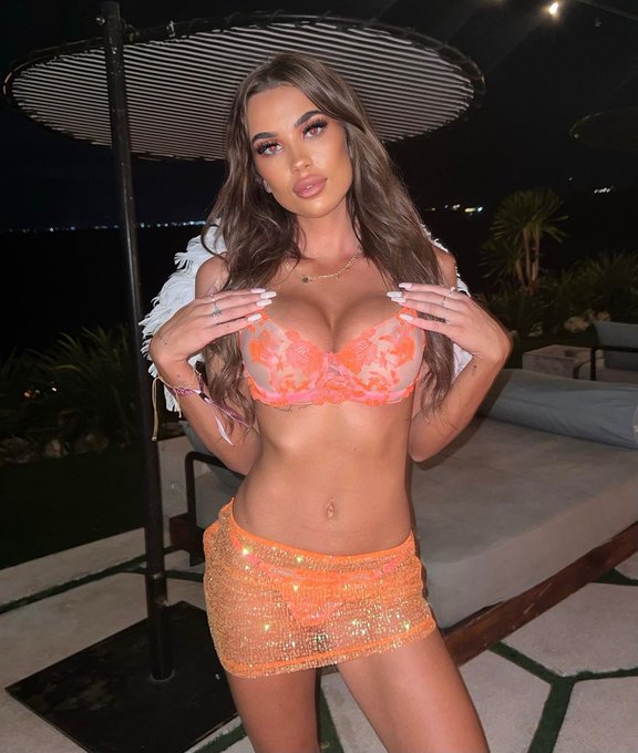 Is it thirsty in here, or is it just me? 🫧 https://t.co/otO6hJEkD6