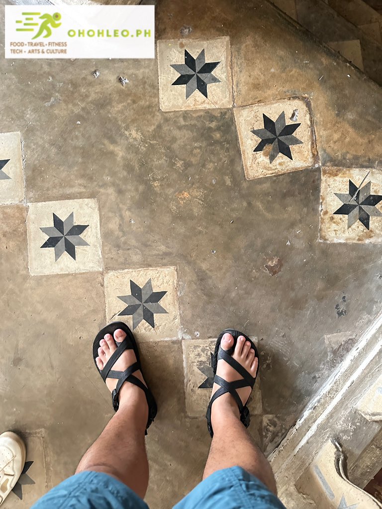 ohohLEOph's tweet image. #FromWhereIStand Madrona Building at Romblon, Romblon.