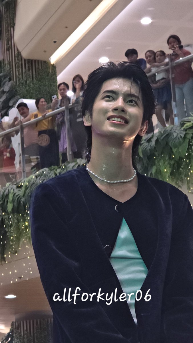 allforkyler06's tweet photo. Kyler quick shots thread

240317

HORI7ON X SM STOTOMAS

#LUCKY_in_Batangas
#HORI7ON #호라이존 
#HORI7ON_KYLER 
#KYLER #카일러
@HORI7ONofficial https://t.co/U7ZGBRla1q