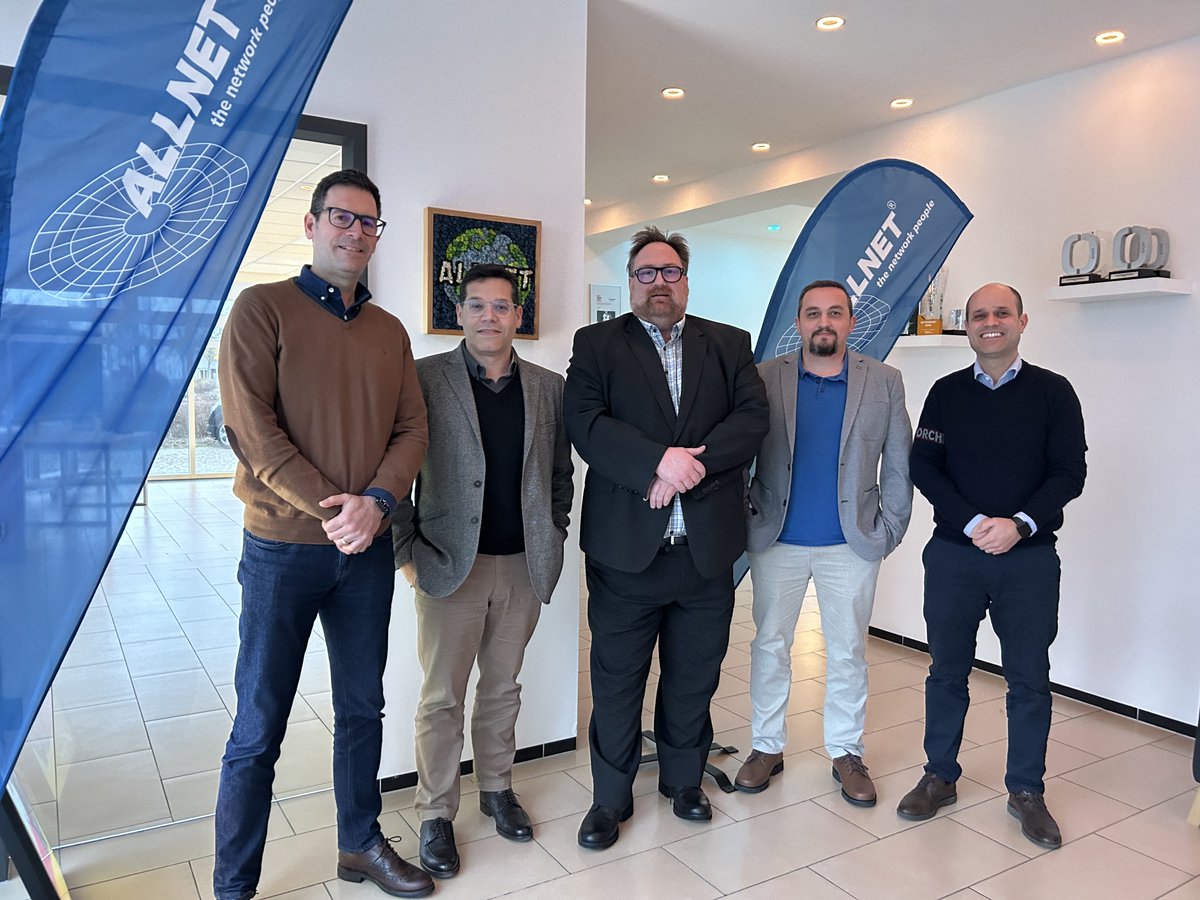 WavecomTech's tweet image. #Wavecom Technologies partners with #ALLNET GmbH, a leading German company in IP and IT solutions. Together, we're revolutionizing public #transportation with a cutting-edge cloud platform.

Stay tuned for next-level Wi-Fi service, route management, and more!

#Connectivity