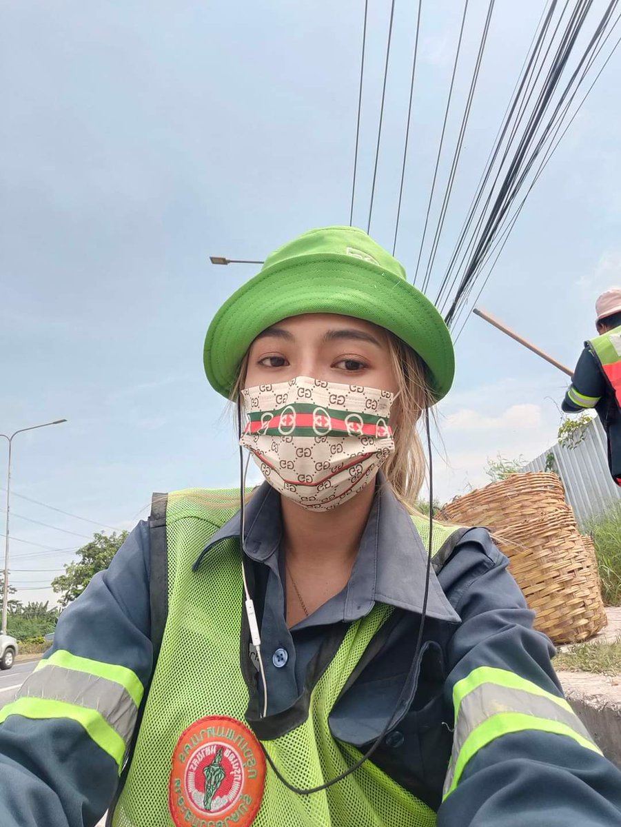 อรุณ สาวเก็บขยะ tweet media