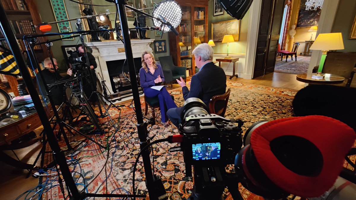 SimonOliverTV's tweet photo. Multi camera shoot for @bbclaurak with @AndySmithTV #SonyFX9 #SonyFX3 #SonyA7S3 #SonyA74 #Aputurelighting #Rhinosliders #BBCLauraK #EarlSpencer https://t.co/xMKzxtcZNA