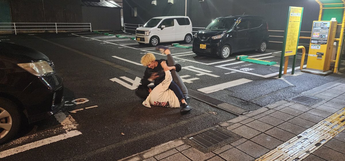 MASTZH's tweet photo. 大分に来てまでどっちがかなみ好きかで喧嘩してる https://t.co/tzVtJ0KvPJ