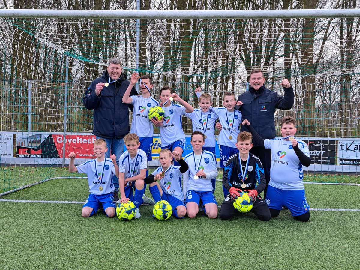 JimmyUrk's tweet photo. Super trots op deze jongens. De helft zit dit seizoen net op voetbal en hebben het kampioenschap behaald. #svurk #jo12-4 #hartman #jeugdvoetbal #urk https://t.co/bM7PeASHiT