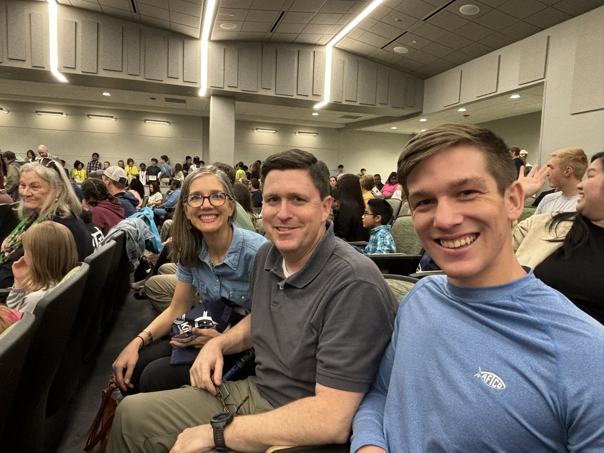 KelleyKish's tweet image. This weekend #AuntLife brought a quick trip to see Max compete in the State Spelling Bee - where he made the Final Four!! Such an impressive accomplishment! Loved watching him shine and seeing Kristi, Darren and a special Spring Break appearance by Josh! #ProudAunt