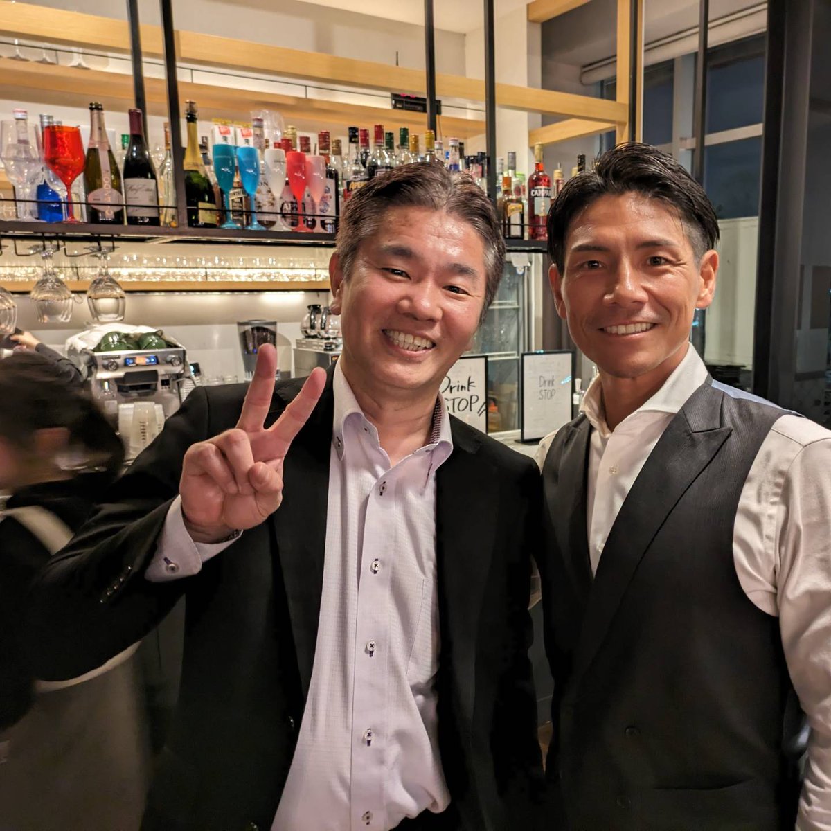 takaonio0319's tweet photo. KAISALON 主催名古屋講演会へ。YouTuberもとのり社長と直さんによる営業がテーマのセッション。

お二人の心構えが素敵。
春木開さんの気配り力も感動。

久々にメモ取りまくりました。

4月21日大阪講演会も行きます。

まずはネイルサロンで爪の手入れから

#春木開
#KAISALON
#もとのり社長
#直昌宏 https://t.co/DSL47LWsGr
