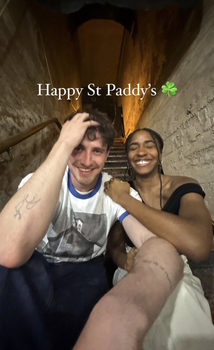 peachymick's tweet photo. i love ireland 🍀🇮🇪☘️ https://t.co/zCBuIUobRh