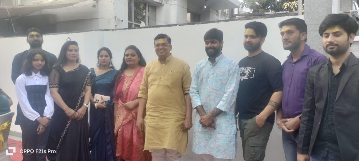 Jagritivf's tweet photo. आज नॉएडा मे #होली_मिलन_समारोह मे आदरणीय श्री #गोपाल_कृष्ण_अग्रवाल जी (राष्ट्रीय प्रवक्ता, भाजपा) के साथ #जग्रिति_वाहिनी_फाउंडेशन टीम 

#Jagritivf #AshaSinghBainsla #WomenEmpowerment #Educational #Kajal4sharma #Vimla4sharma #Healthcare #Rajendra4sharma #balvidyasociety #Brahmfdn https://t.co/tjF06iQBrZ