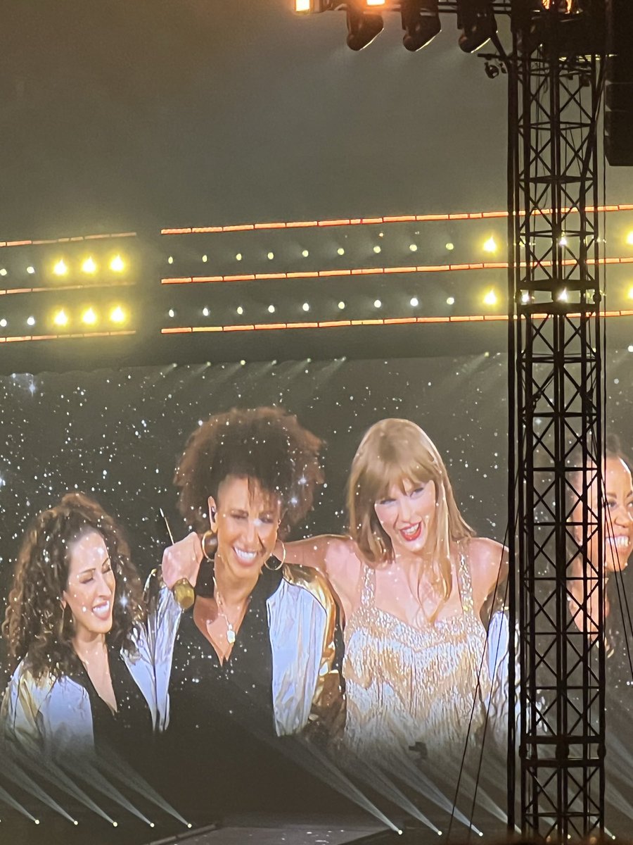 may_bombria's tweet photo. HAPPY ONE YEAR OF THE ERAS TOUR!!! 💚💛💜❤️🩵🖤🩷🩶🧡💙
Glendale, ERAzona. Thank You for all the Eras of Your Music that I have grown up with. I love you Taylor🥹🫶💜 @taylorswift @taylornation13 #tstheerastour #taylorswift #oneyearoftstheerastour #taylurking https://t.co/BRu4rlMq39