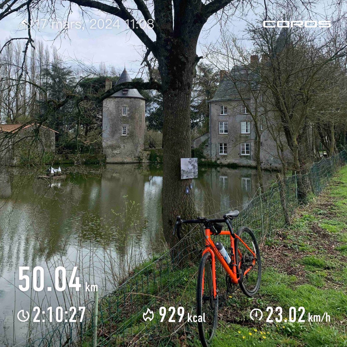 DaddyKLO's tweet photo. Sortie Gravel. Nouveau parcours. Un peu trop de route à mon goût mais quelques coins sympas 😉 #WhyWeRoll https://t.co/xHG2WU5AxC