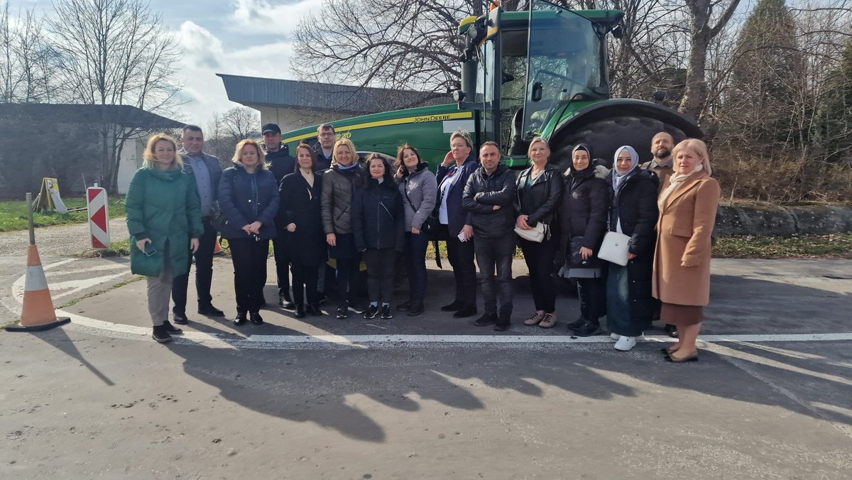 Osmangazi_MEM's tweet photo. SUSTRA, Hayvancılık ve Hayvansal Gıda Üretimi için Harmanlanmış Sürdürülebilirlik Eğitimi projemizin Öğrenme, Öğretme, Eğitim faaliyeti Slovakya’nın Nitra şehrindeki Slovak Ziraat Üniversitesinin ev sahipliğininde gerçekleşti. 

@tcmeb @ulusalajans @Ali_Partal @MetinSEZER_16 https://t.co/3Qy3AHH1fw