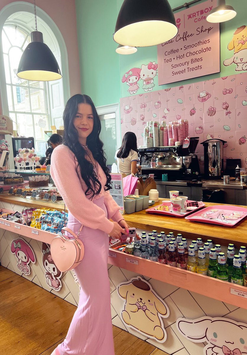 ShanaSkydancer's tweet image. Hello Kitty Cafe ☕️💕🧁 #ArtboxCafe #HelloKitty #London #Spring